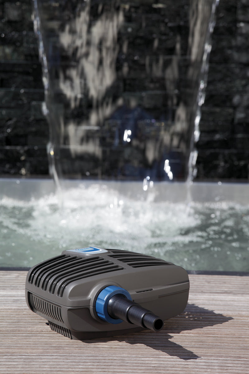 OASE Aquamax Eco Classic immagine realistica con fontana